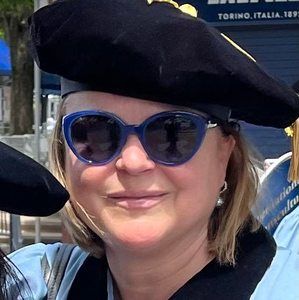 Meet your Posher, Carine